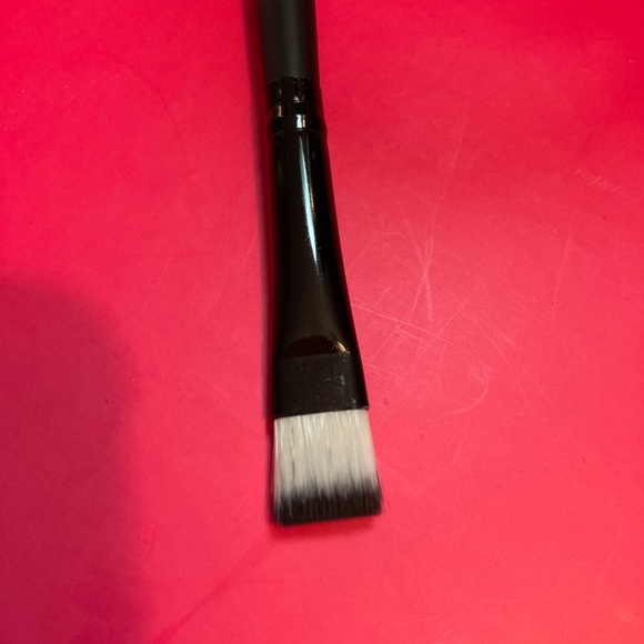 BUNDLE of #7 MAKEUP BRUSHES. #7/$25. Assorted select by name and number. - Picture 6 of 16